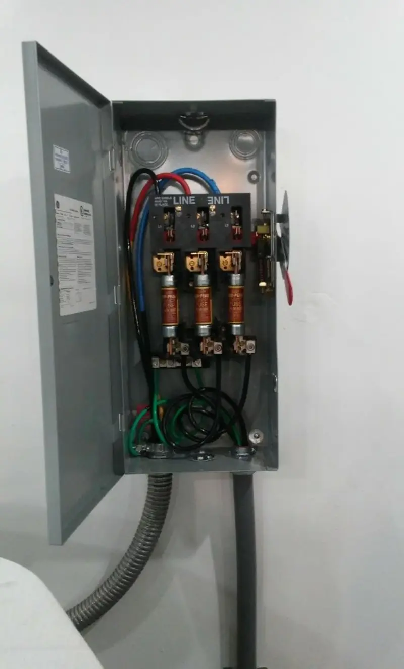 Three-phase disconnect switch installed for Electrical Wiring & Rewiring in Guadalupe